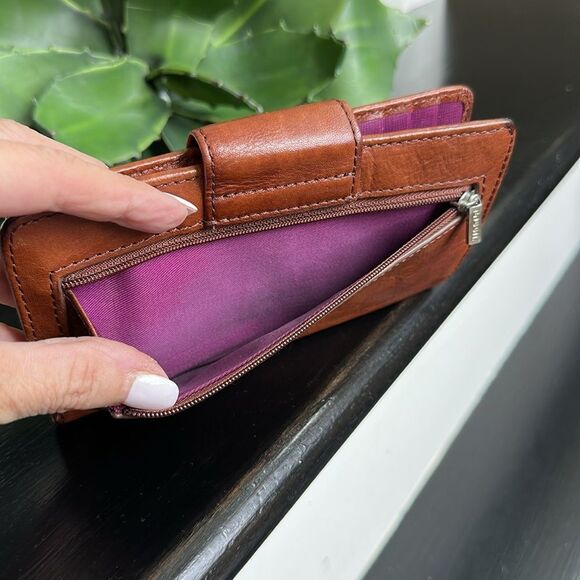 Fossil Genuine Leather Wallet Clutch – Grab & Go Organizer - Picture 4 of 7